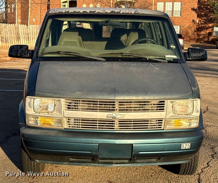 image for item ES5656 1999 Chevrolet Astro van