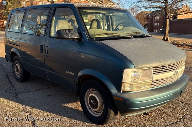 image for item ES5656 1999 Chevrolet Astro van