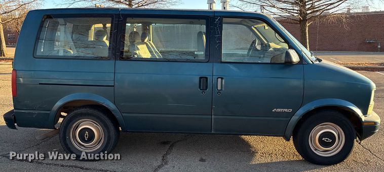 image for item ES5656 1999 Chevrolet Astro van