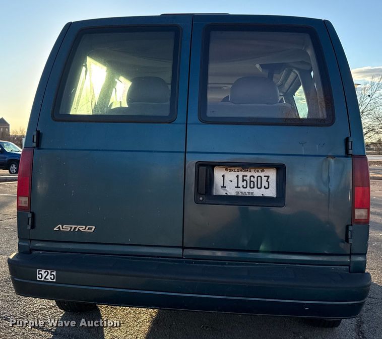 image for item ES5656 1999 Chevrolet Astro van