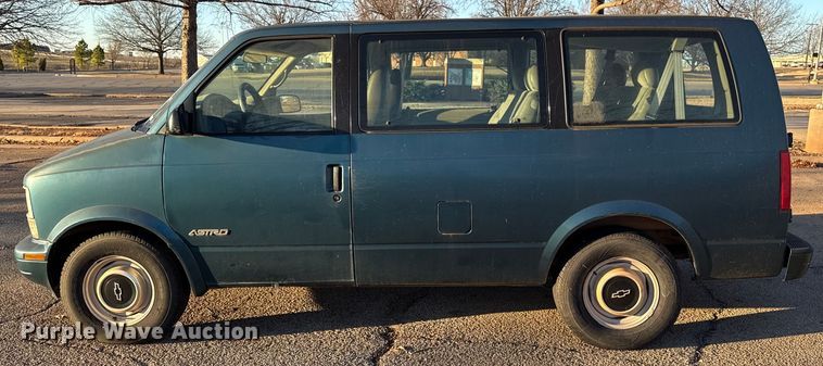 image for item ES5656 1999 Chevrolet Astro van
