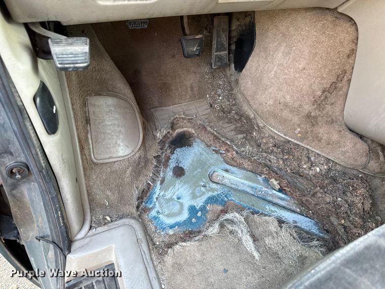 image for item ES5656 1999 Chevrolet Astro van