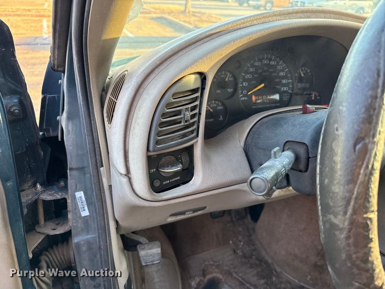 image for item ES5656 1999 Chevrolet Astro van