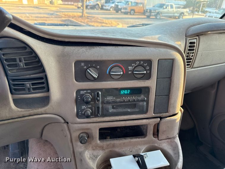 image for item ES5656 1999 Chevrolet Astro van