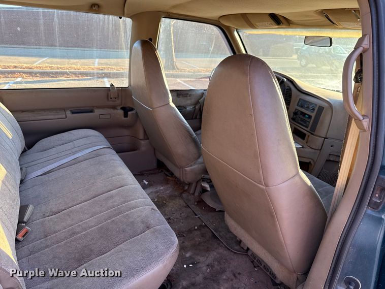 image for item ES5656 1999 Chevrolet Astro van