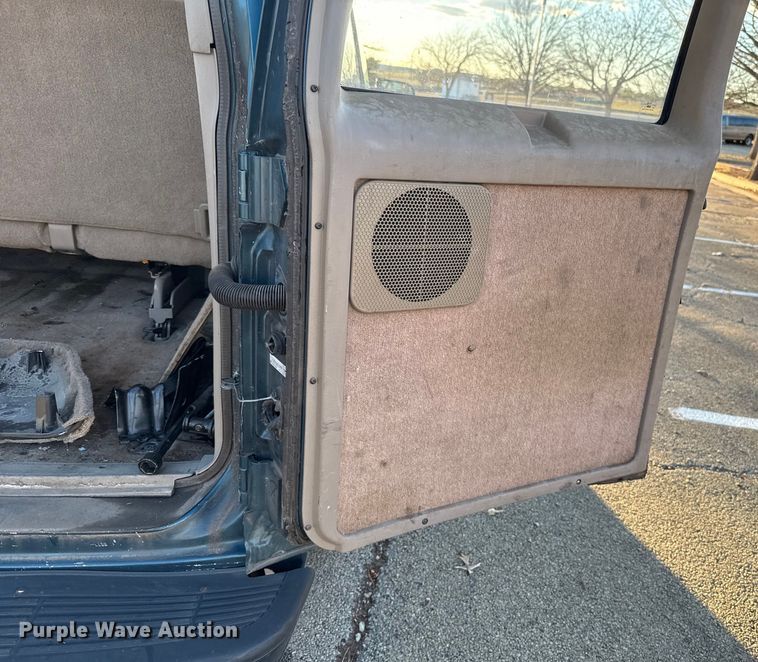 image for item ES5656 1999 Chevrolet Astro van