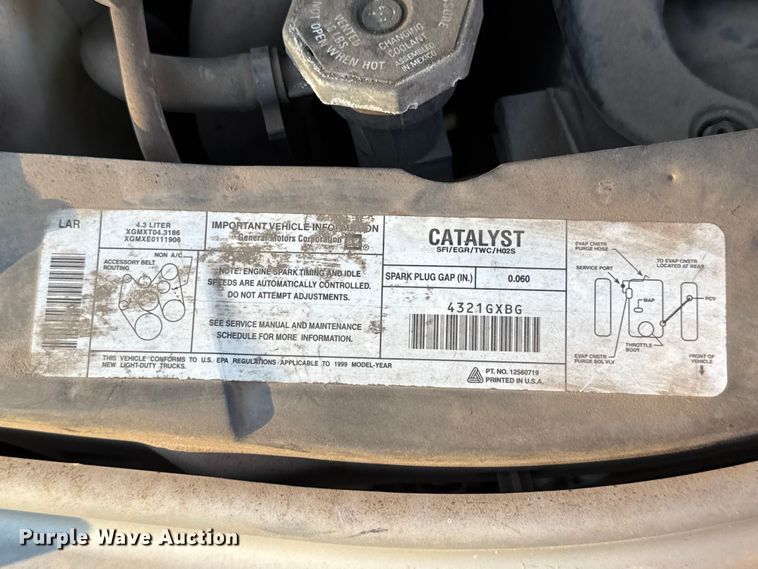 image for item ES5656 1999 Chevrolet Astro van