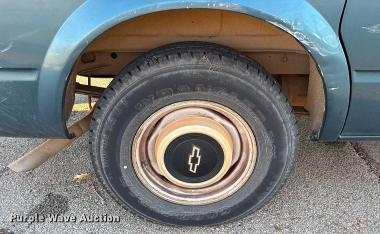 image for item ES5656 1999 Chevrolet Astro van