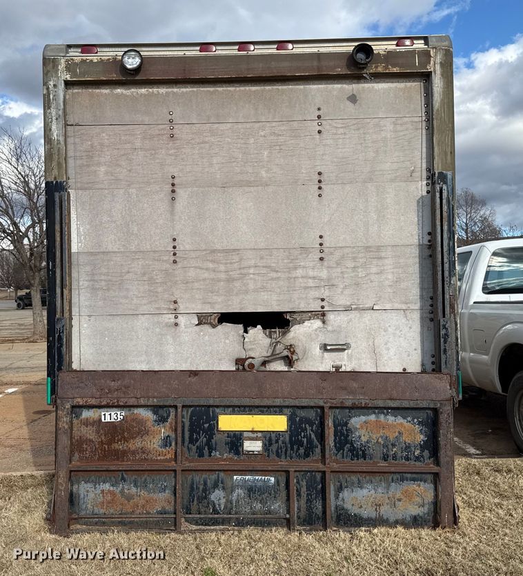 image for item ES5694 1989 Chevrolet Cheyenne 3500 box truck