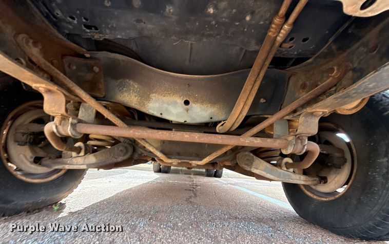 image for item ES5694 1989 Chevrolet Cheyenne 3500 box truck