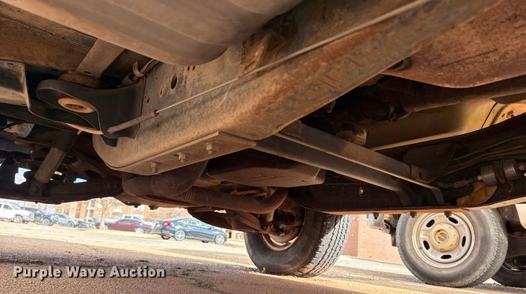 image for item ES5694 1989 Chevrolet Cheyenne 3500 box truck