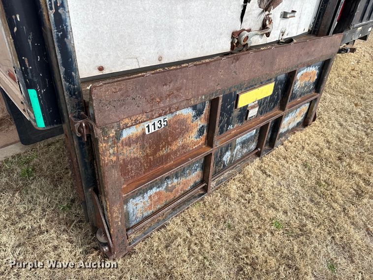 image for item ES5694 1989 Chevrolet Cheyenne 3500 box truck