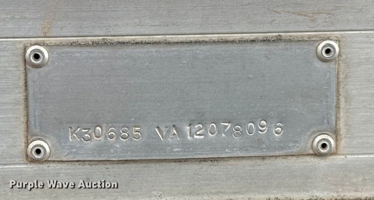 image for item ES5694 1989 Chevrolet Cheyenne 3500 box truck