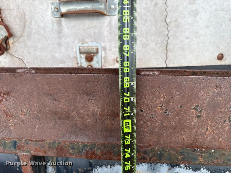 image for item ES5694 1989 Chevrolet Cheyenne 3500 box truck