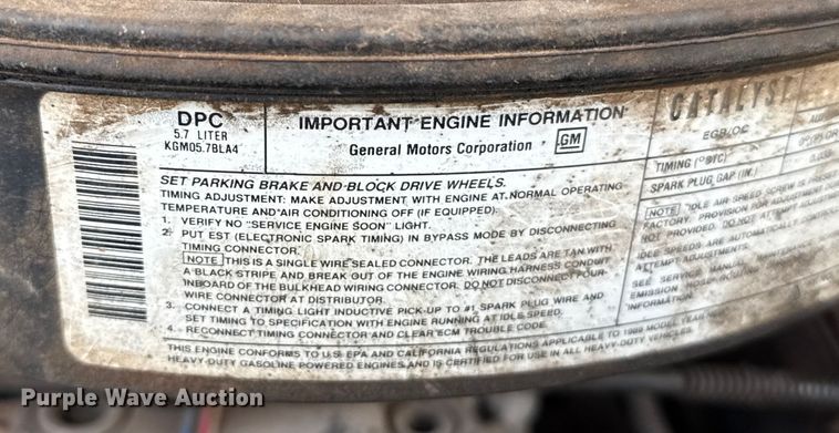 image for item ES5694 1989 Chevrolet Cheyenne 3500 box truck