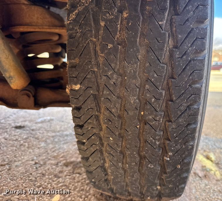 image for item ES5694 1989 Chevrolet Cheyenne 3500 box truck