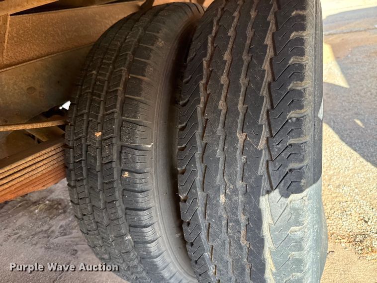 image for item ES5694 1989 Chevrolet Cheyenne 3500 box truck