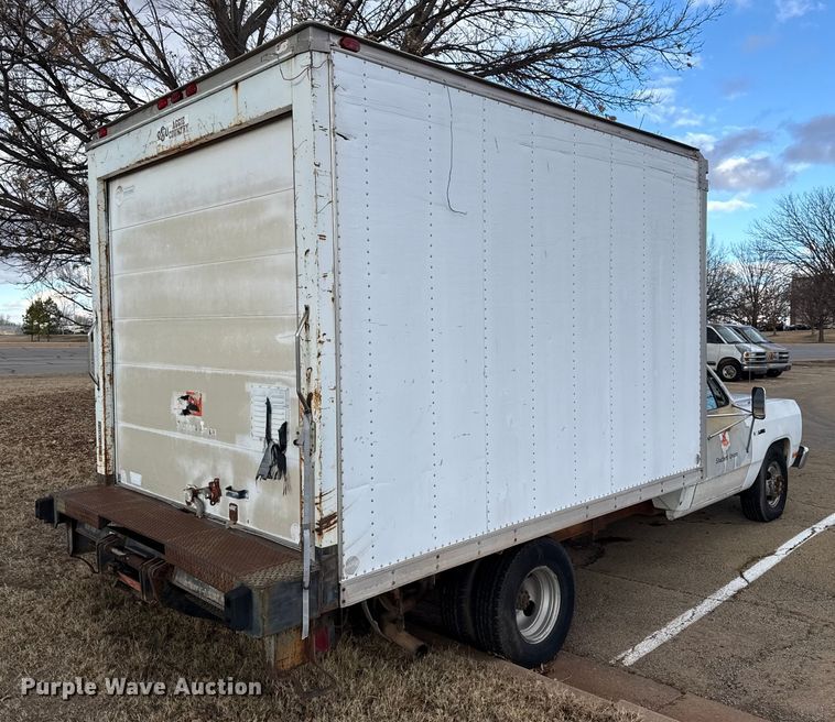 image for item ES5695 1991 Dodge D350 box truck