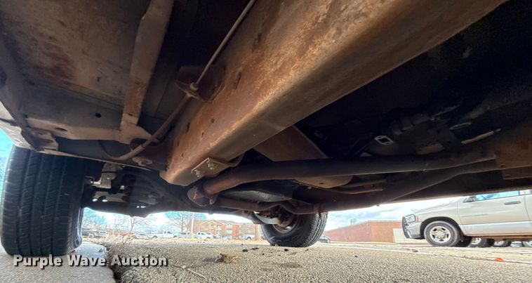 image for item ES5695 1991 Dodge D350 box truck