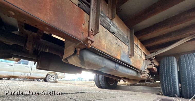 image for item ES5695 1991 Dodge D350 box truck