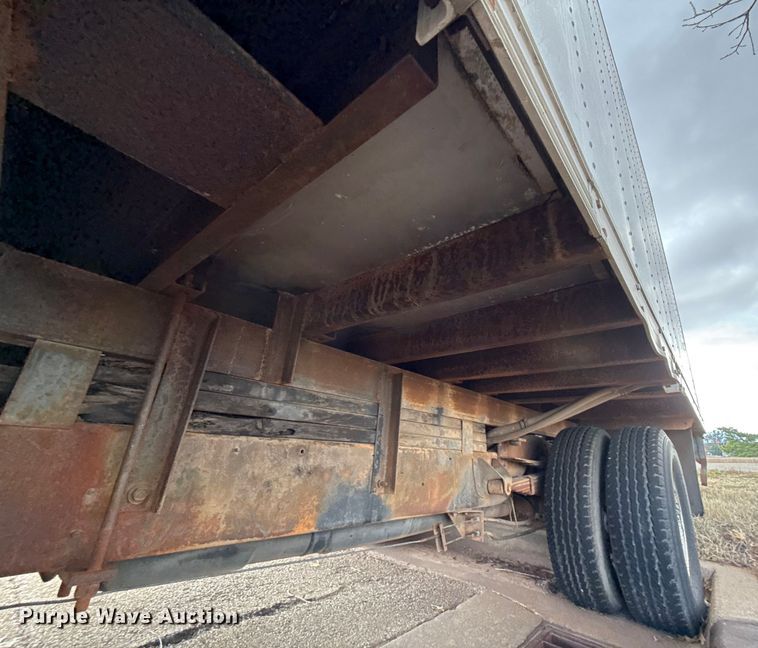 image for item ES5695 1991 Dodge D350 box truck