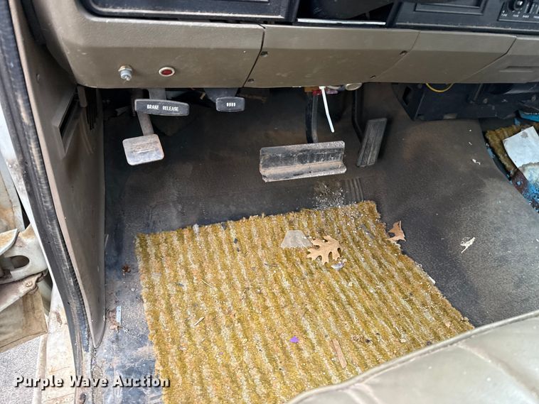 image for item ES5695 1991 Dodge D350 box truck