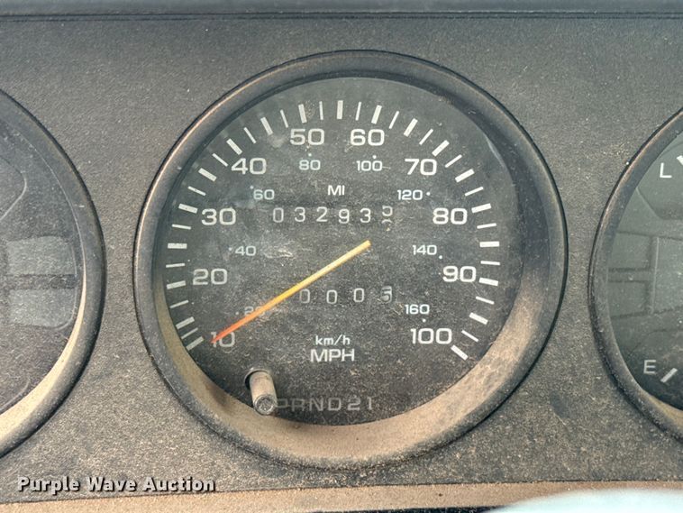 image for item ES5695 1991 Dodge D350 box truck