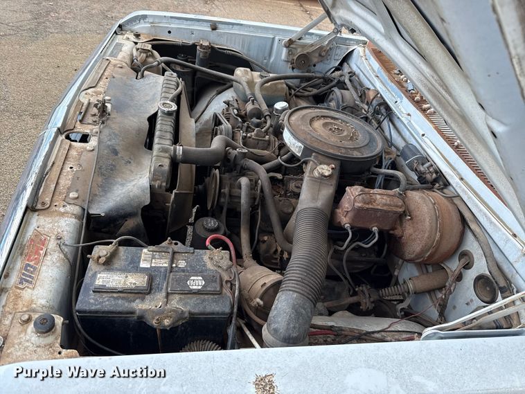 image for item ES5695 1991 Dodge D350 box truck