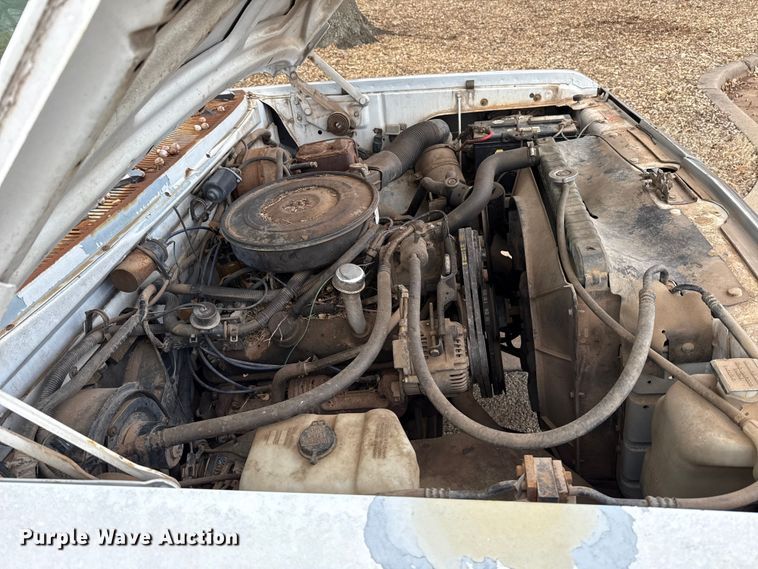 image for item ES5695 1991 Dodge D350 box truck