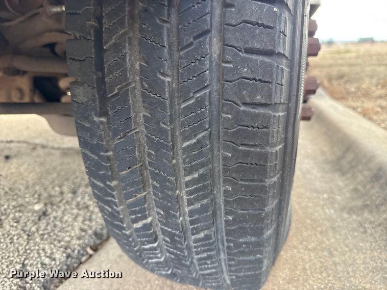 image for item ES5695 1991 Dodge D350 box truck