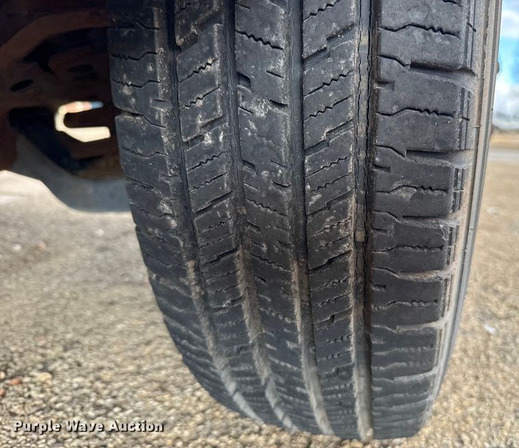 image for item ES5695 1991 Dodge D350 box truck