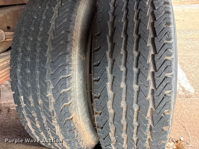 image for item ES5695 1991 Dodge D350 box truck