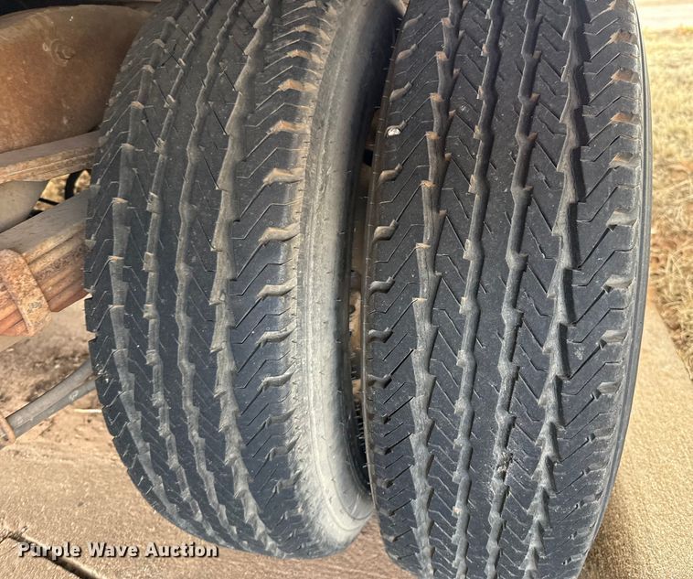 image for item ES5695 1991 Dodge D350 box truck