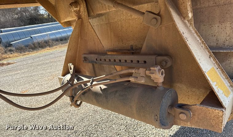 image for item ES5795 2014 Armor Lite SBD-40 bottom dump trailer