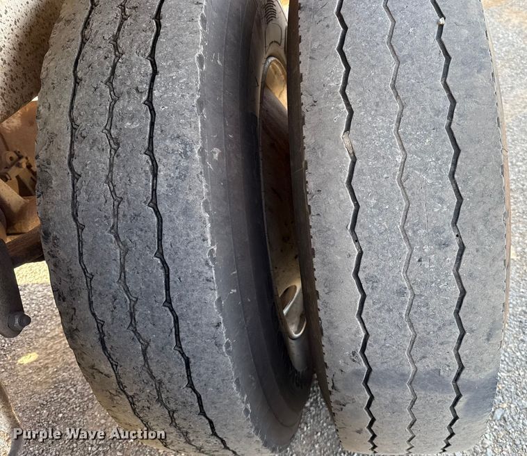 image for item ES5795 2014 Armor Lite SBD-40 bottom dump trailer