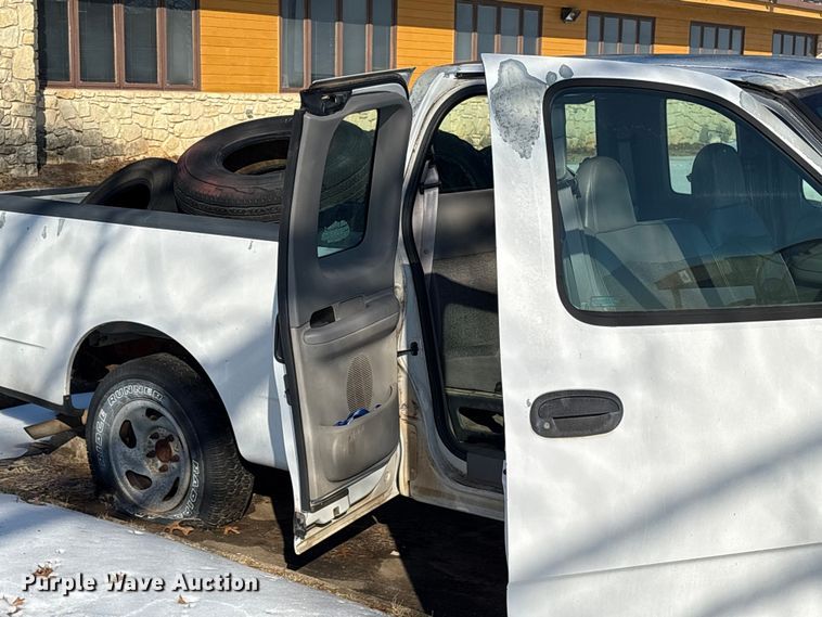 image for item ES8541 1998 Ford F150 Ext. Cab pickup truck