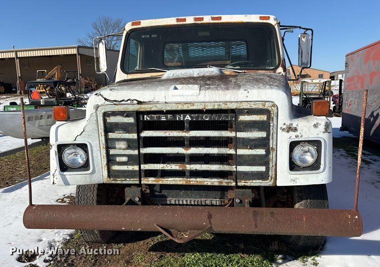 image for item ES8543 1981 International 1724 dump truck