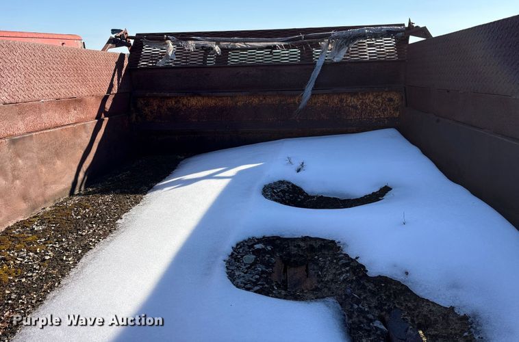 image for item ES8543 1981 International 1724 dump truck