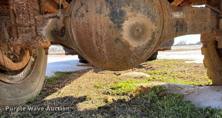 image for item ES8543 1981 International 1724 dump truck