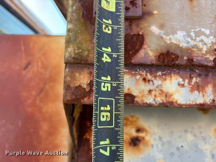 image for item ES8543 1981 International 1724 dump truck