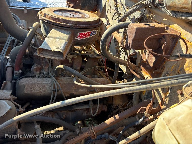 image for item ES8543 1981 International 1724 dump truck