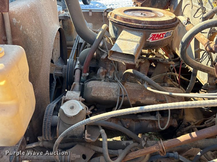 image for item ES8543 1981 International 1724 dump truck