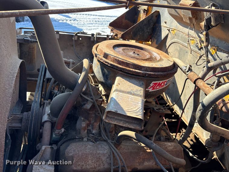 image for item ES8543 1981 International 1724 dump truck