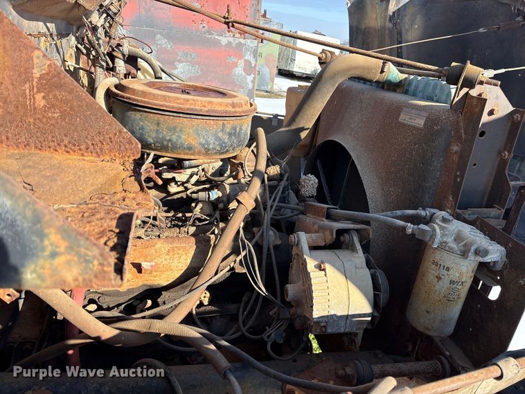 image for item ES8543 1981 International 1724 dump truck