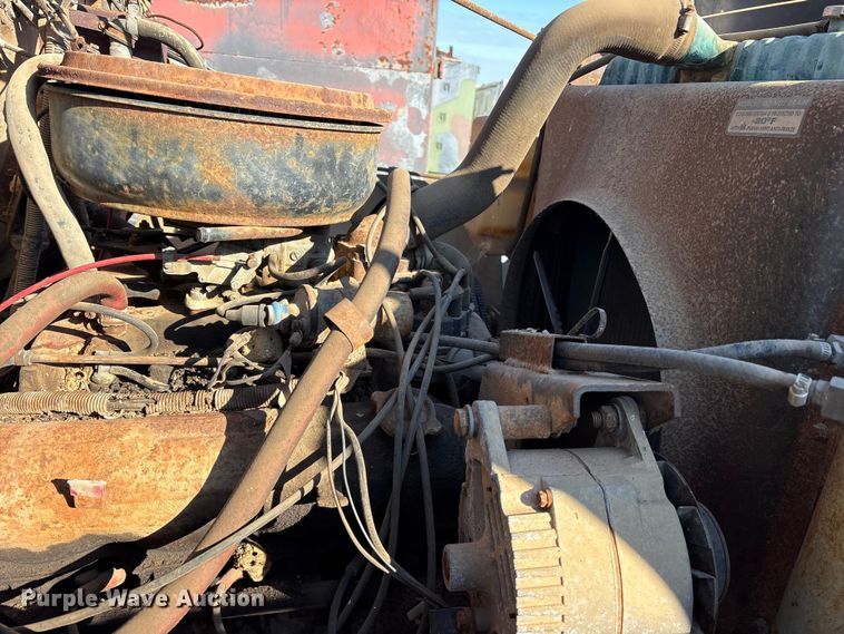 image for item ES8543 1981 International 1724 dump truck