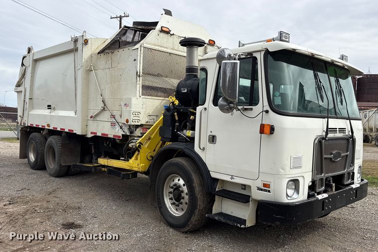 image for item ES8576 2015 Autocar Xpeditor refuse truck