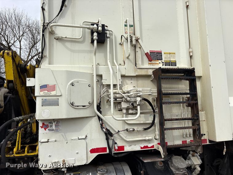 image for item ES8576 2015 Autocar Xpeditor refuse truck