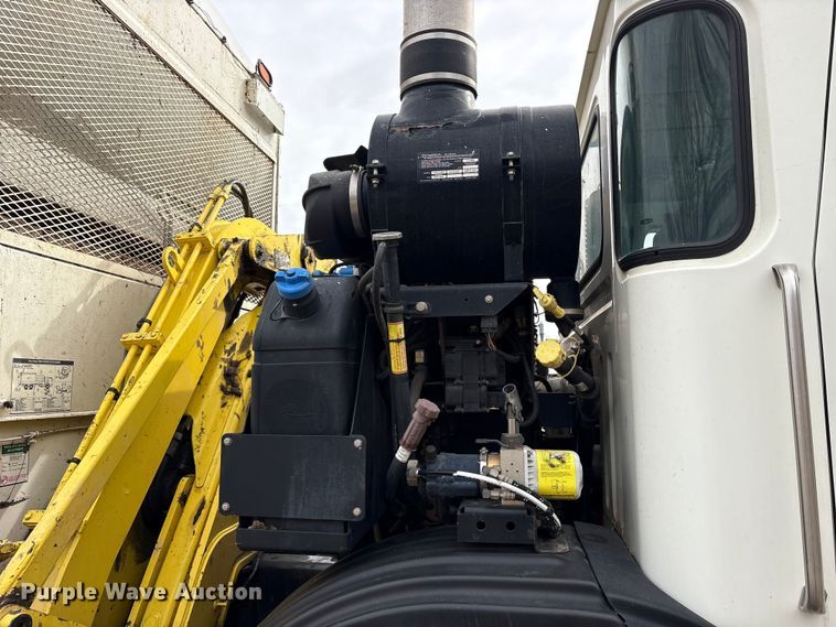 image for item ES8576 2015 Autocar Xpeditor refuse truck