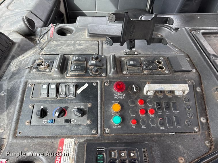 image for item ES8576 2015 Autocar Xpeditor refuse truck