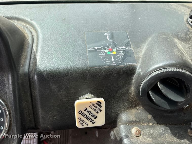 image for item ES8576 2015 Autocar Xpeditor refuse truck